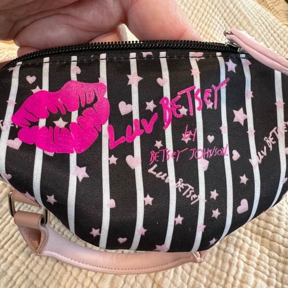 Elegant Pink and White Satchel - Picture 7 of 10